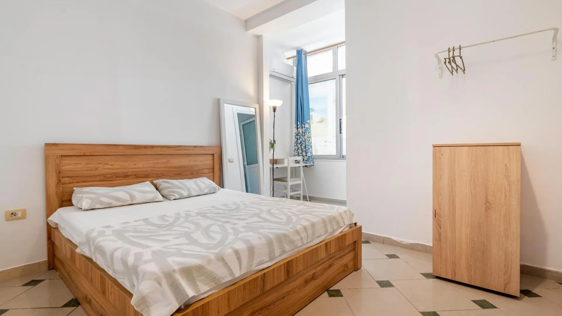 Hostel Hasta La Vista Sarande
