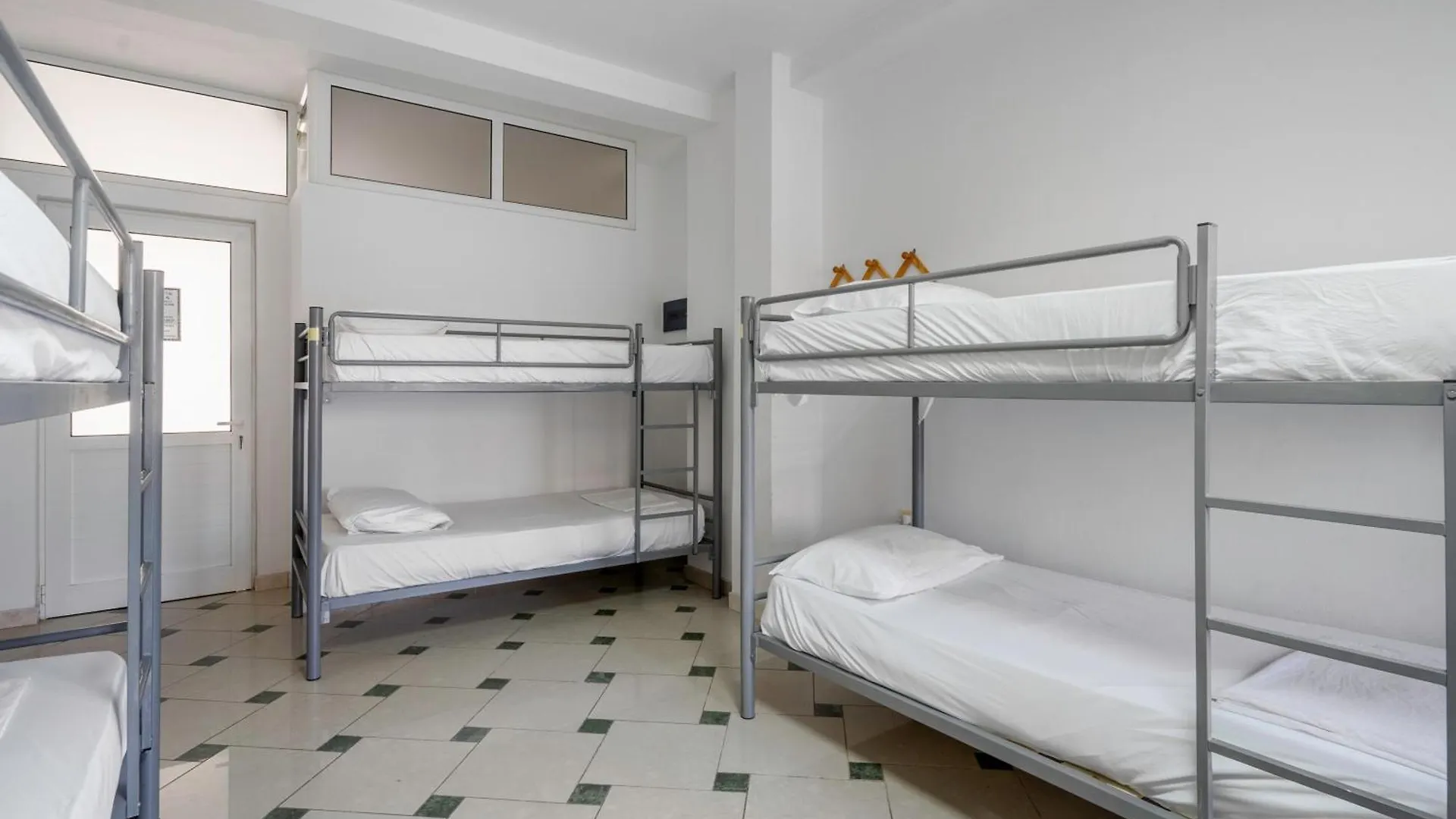 Hostel Hasta La Vista Sarande Albania