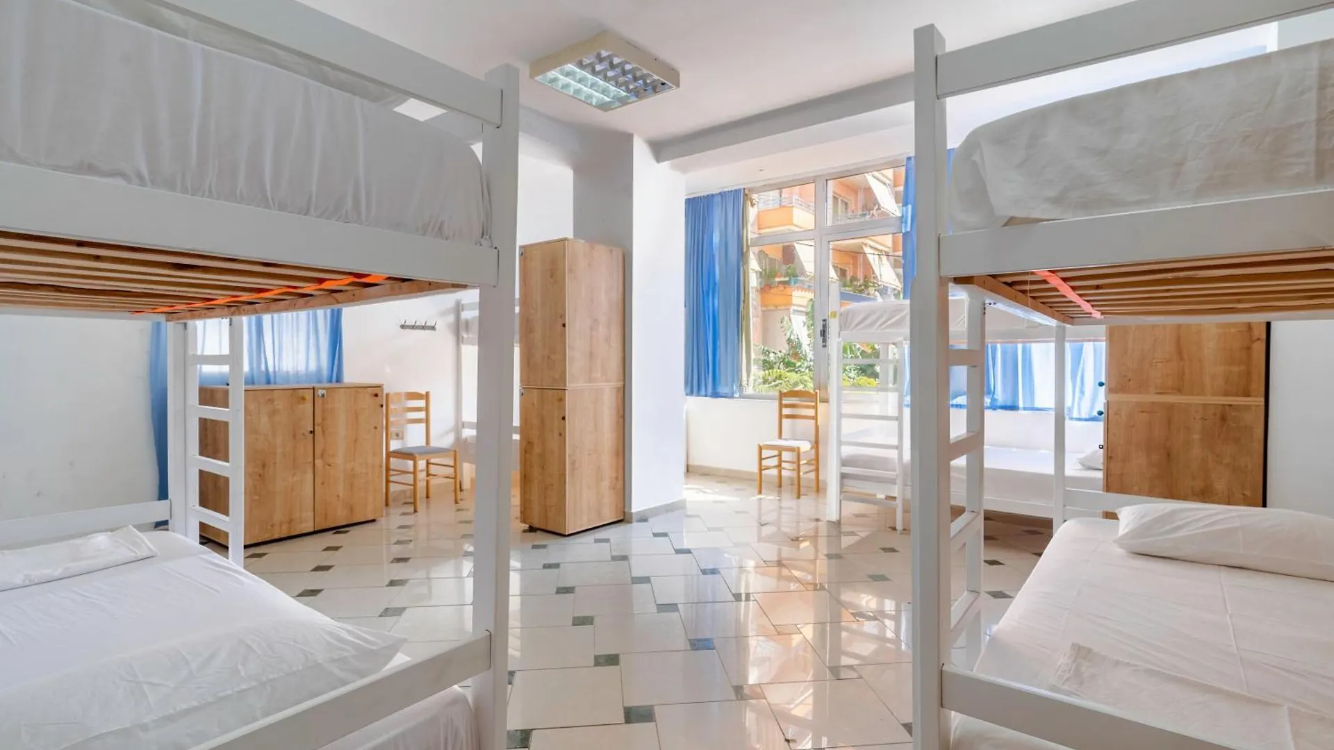 Hostel Hasta La Vista Sarande