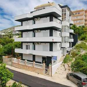  Apartament Hotel Eleana & Apartments