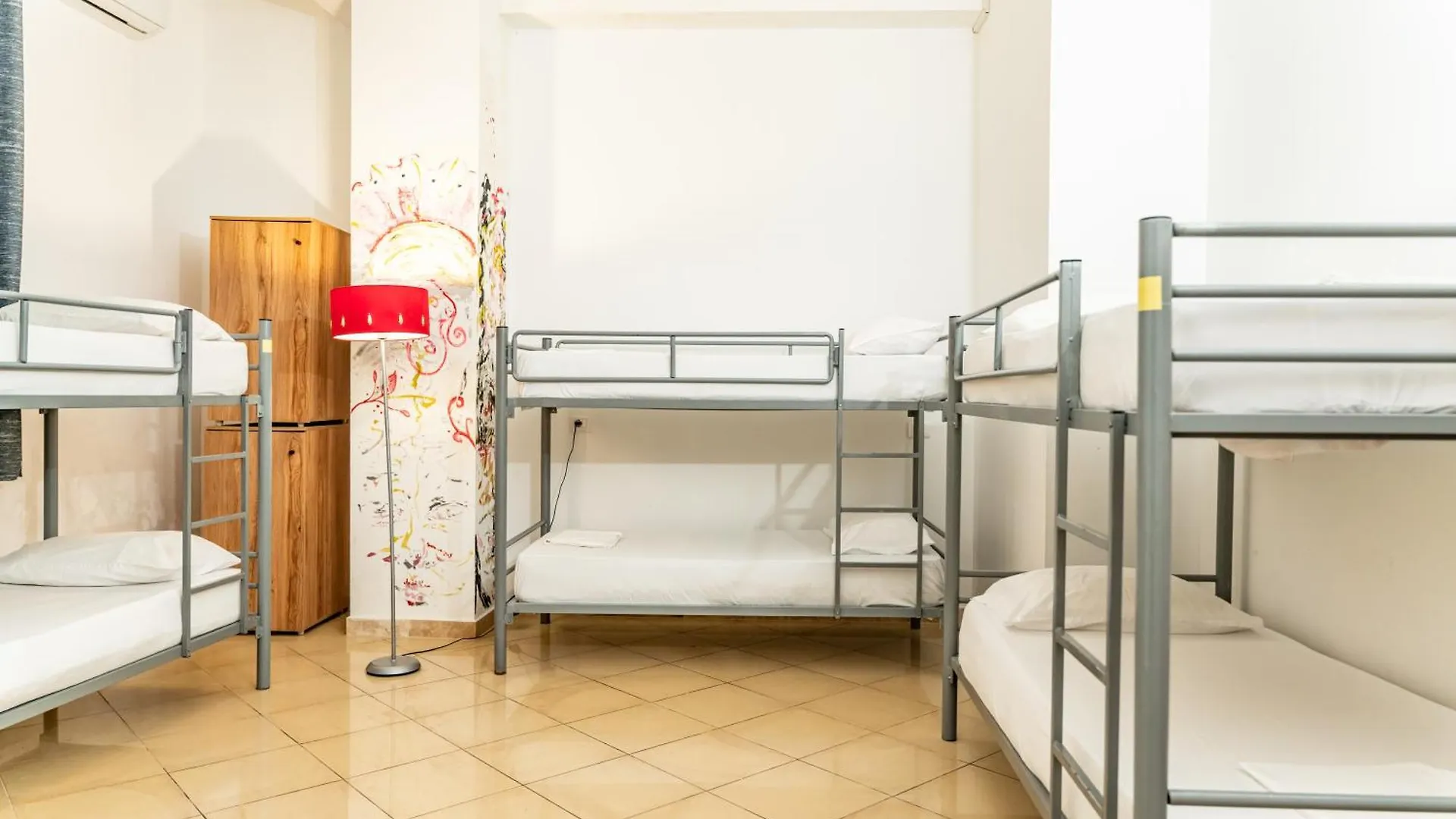 Hostel Hasta La Vista Σαράντα 0*,